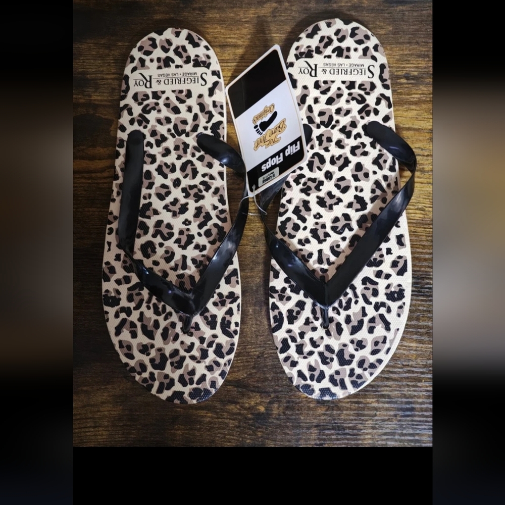 Vintage 90s Siegfried & Roy at The Mirage Las Vegas XL Leopard Print Flip Flops.